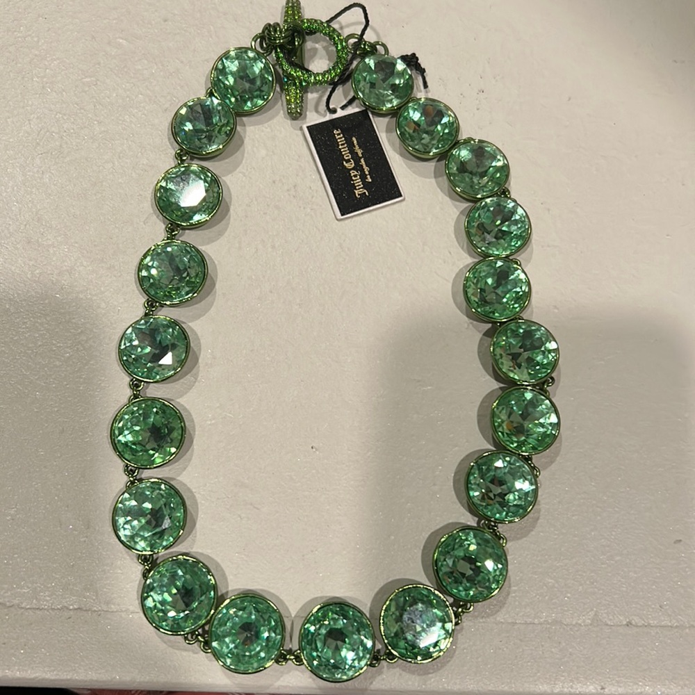 Green juicy couture necklace